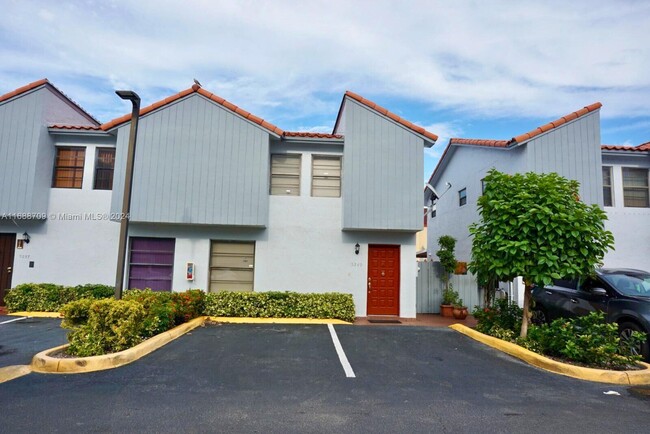 Photo - 5249 W 24th Ct Condominio Unidad 5249