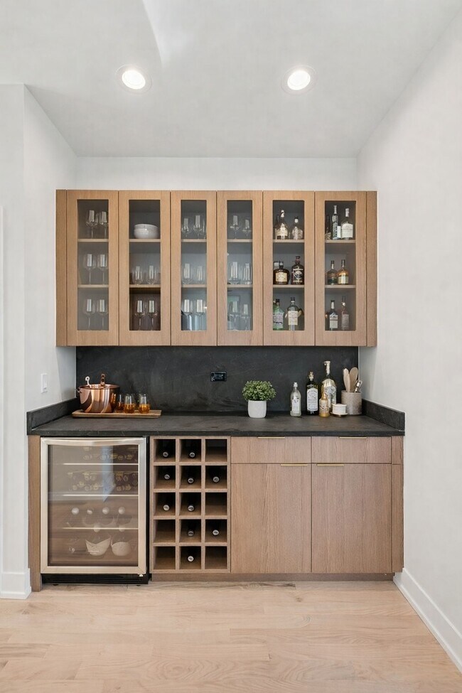 Photo - 4536 S Prairie Ave Unit 3N