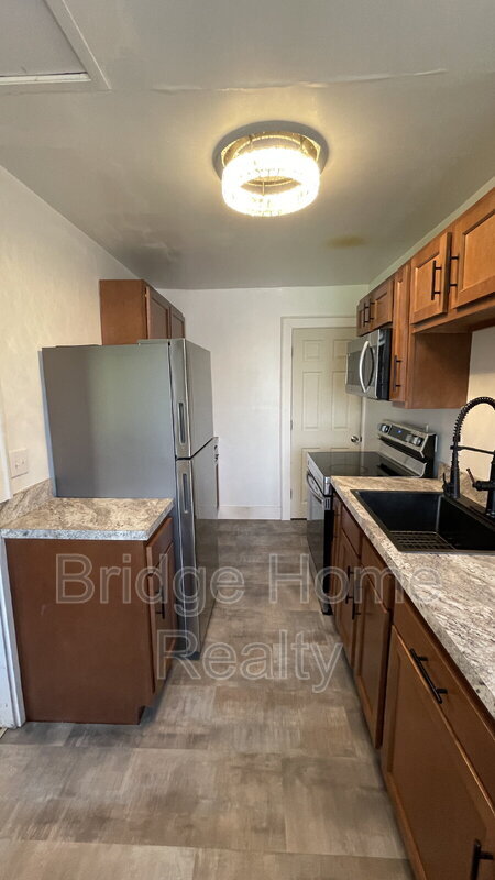 Photo - 7442 Irvine St