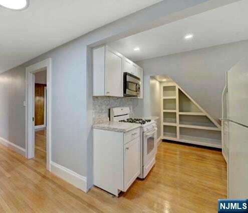 Photo - 348 Orchard Terrace