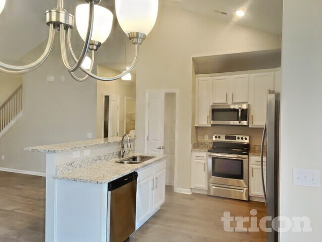 Photo - 319 Wyburn Pl