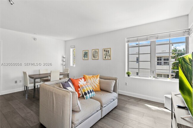 Photo - 435 21st St Unit 318