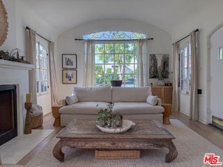 Photo - 316 S Wetherly Dr