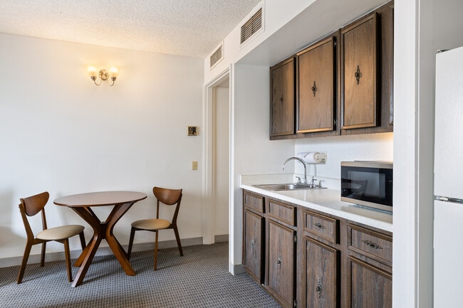 Photo - 2440 Kuhio Ave Unit 506