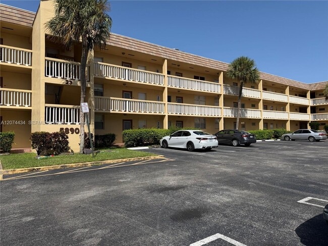 Building Photo - 5890 NW 64th Ave Unit 302
