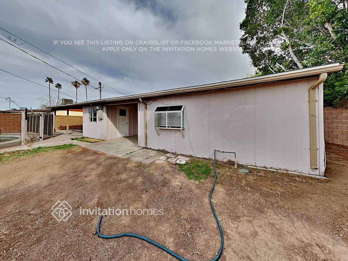 Photo - 2307 W Freeway Ln