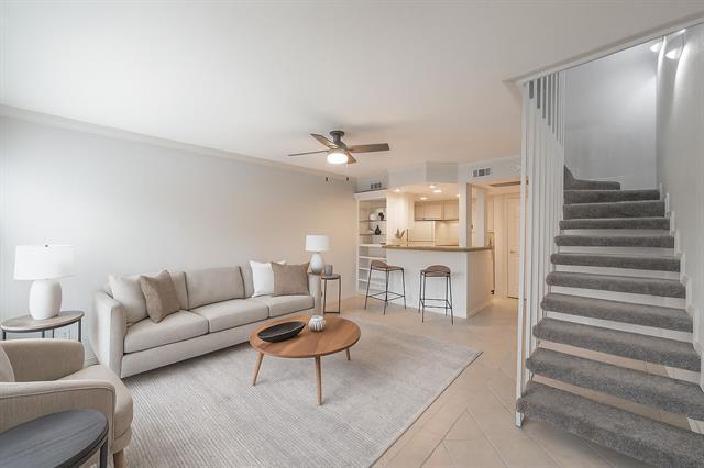 Building Photo - 3825 Gilbert Ave Unit 204 Rental