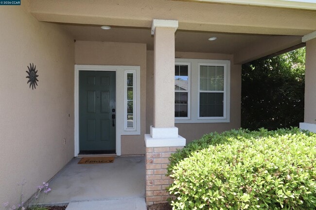 Photo - 567 Quindell Way