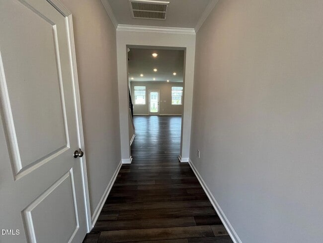 Photo - 5047 Tura St