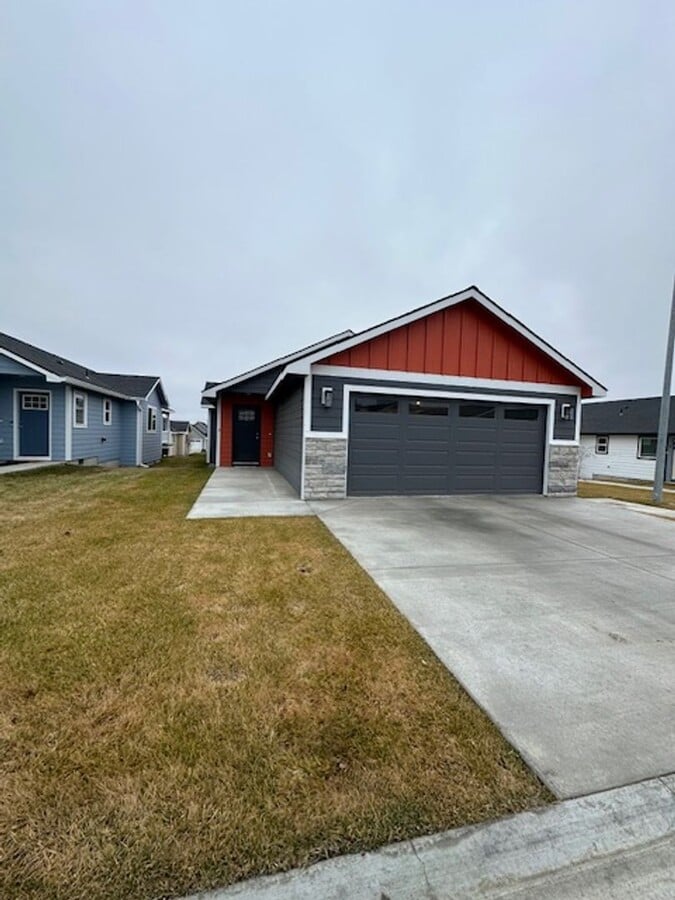 Photo - 3-bedroom single-family home in a gated community