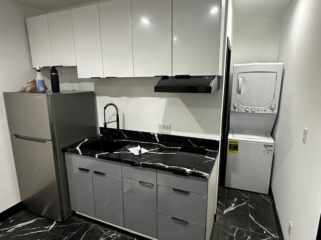 Photo - 1762 S Huntington St Apartment