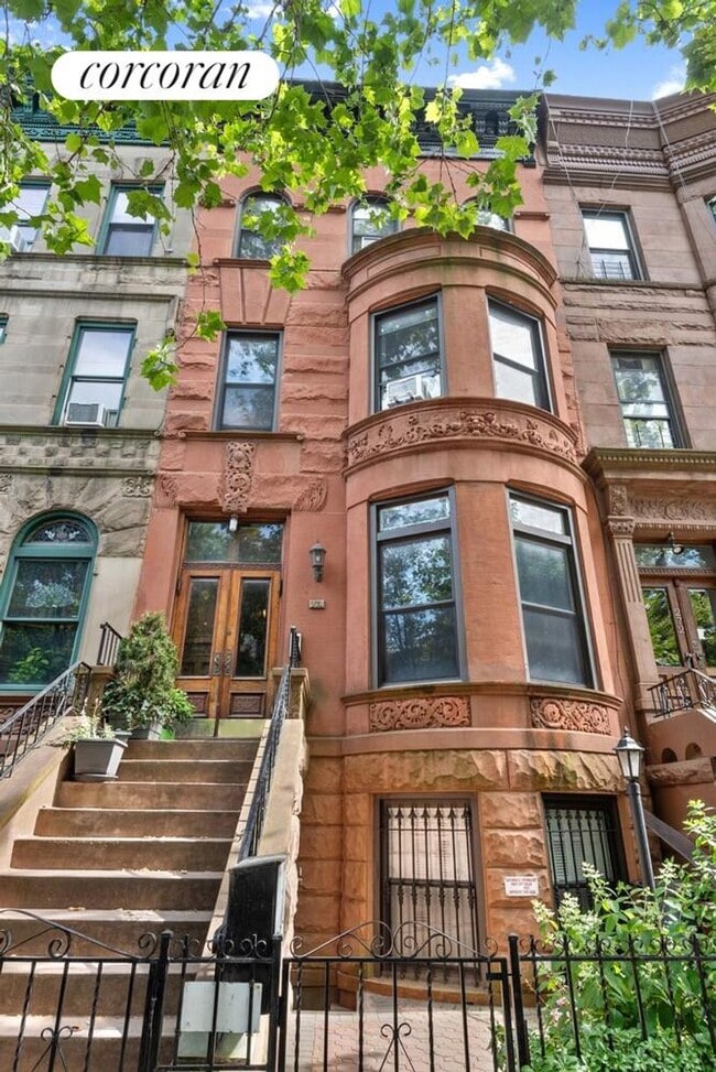 Building Photo - 274 Hancock St Rental