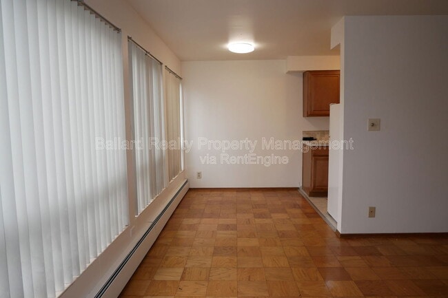 Photo - 4517 Evanston Ave N