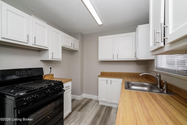 Photo - 9613 El Prado St