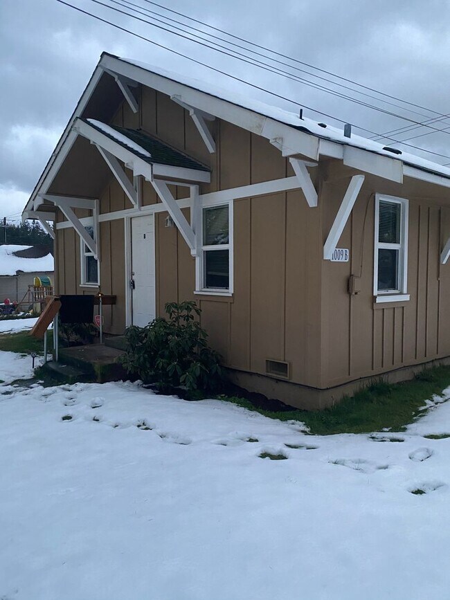 Photo - 1009 52nd St SE Unit B