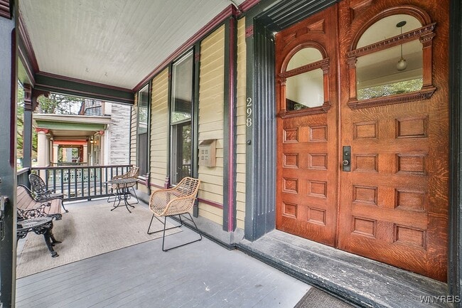 Photo - 298 Jersey St