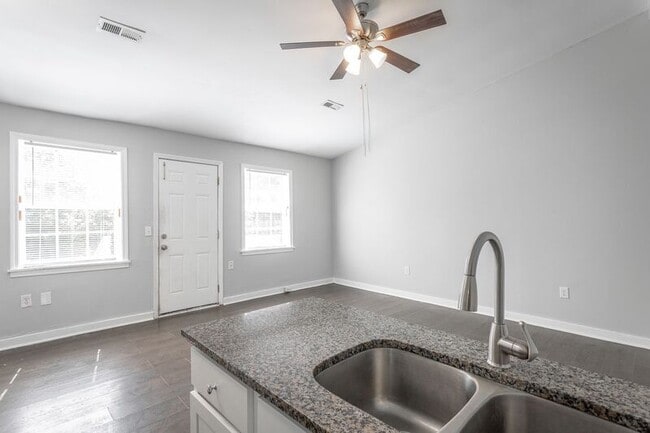 Photo - 100 Creeks Bend Dr Unit APT 74