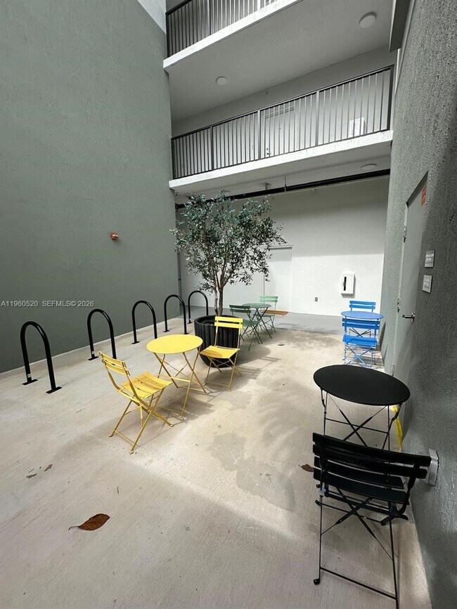 Photo - 3422 NW 5th Ave Unidad 203