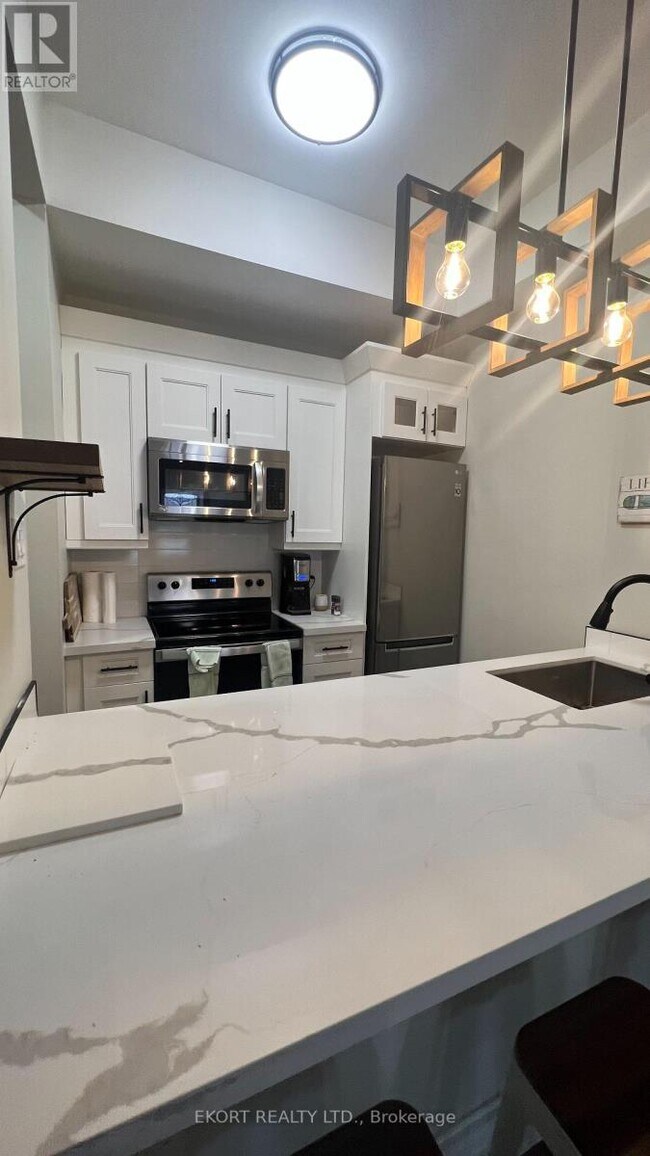 Photo - 254 Picton Main St