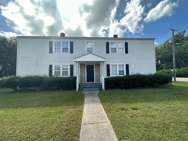 Photo - 1919 Fort Bragg Rd House
