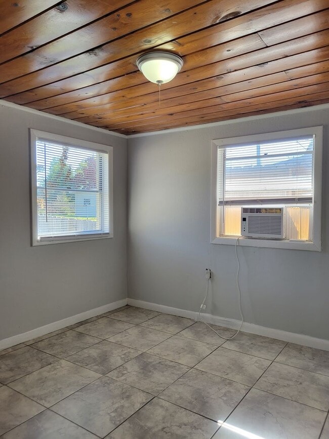 Photo - Three-Bedroom Home Near Lake Shipp