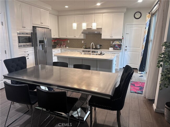 Photo - 64 Emerald Clover