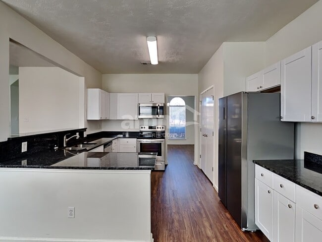 Photo - 502 Hearthstone Ct