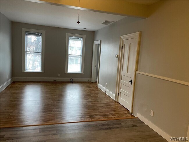 Photo - 370 Virginia St