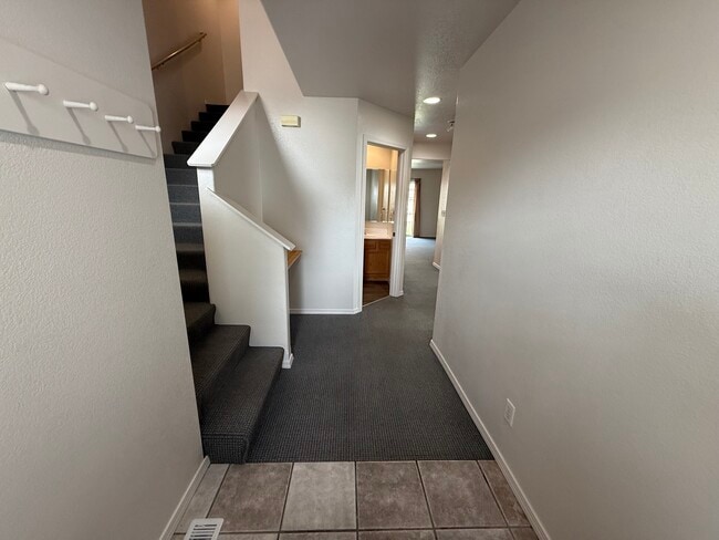 Photo - 913 Cardinal Dr