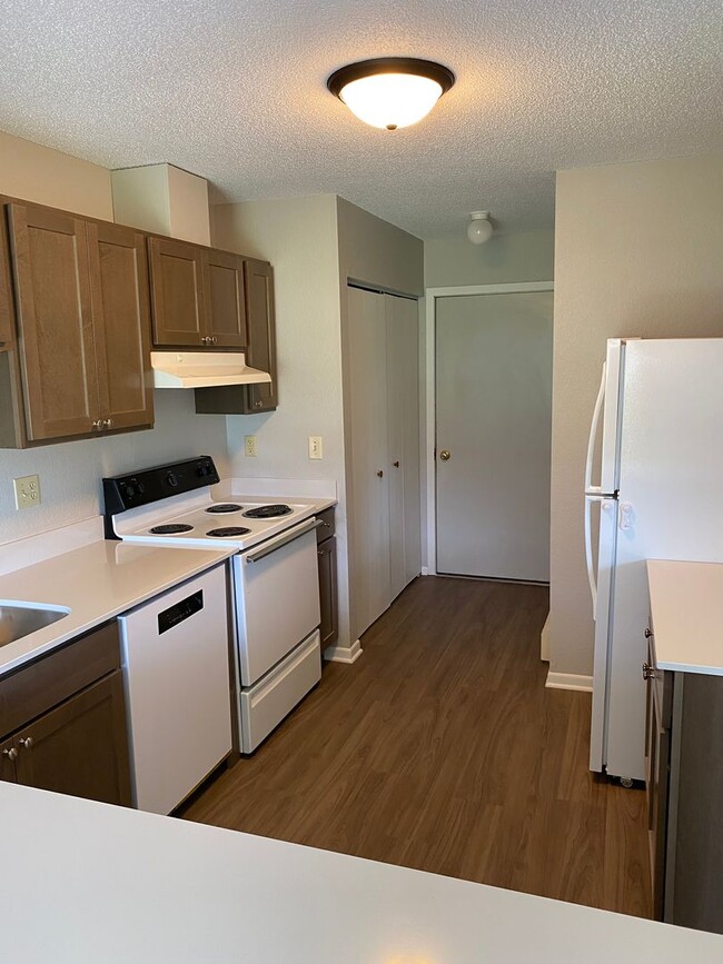 Building Photo - Whittier 3 bedroom townhome Unit B2-408