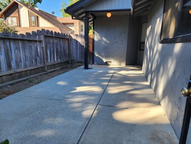 Photo - 3027 Monticello Ln Unit 1