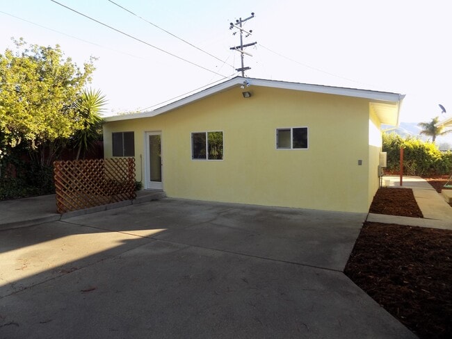 Building Photo - 184 Highland Dr Unit 184 B