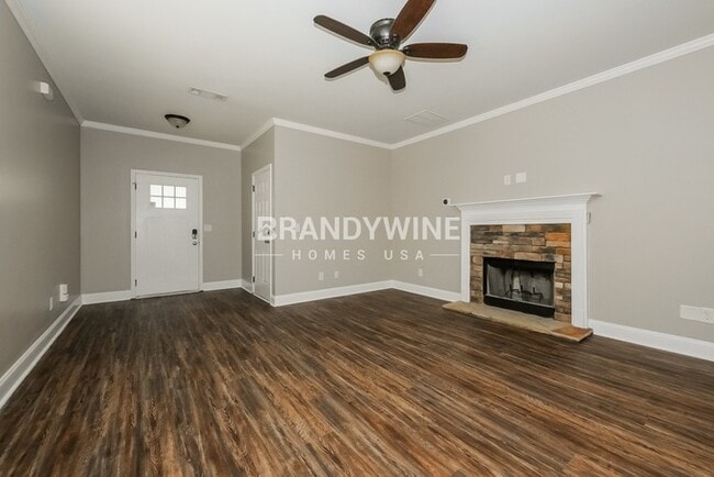 Photo - 18 E Newnan Rd