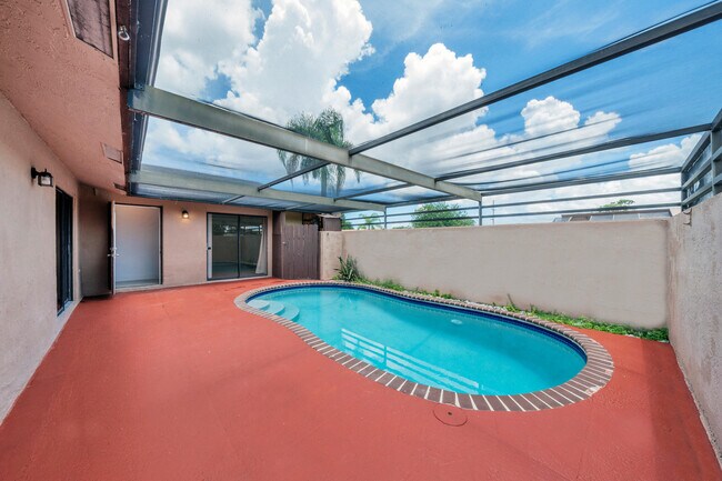 4757 Sunny Palm Cir