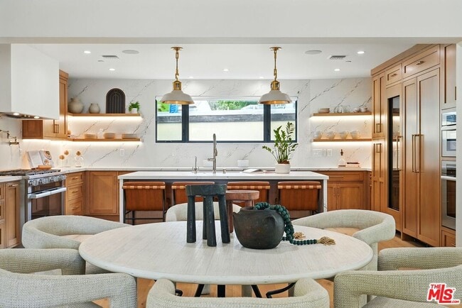 Photo - 913-913 1/2 N Beverly Glen Blvd House