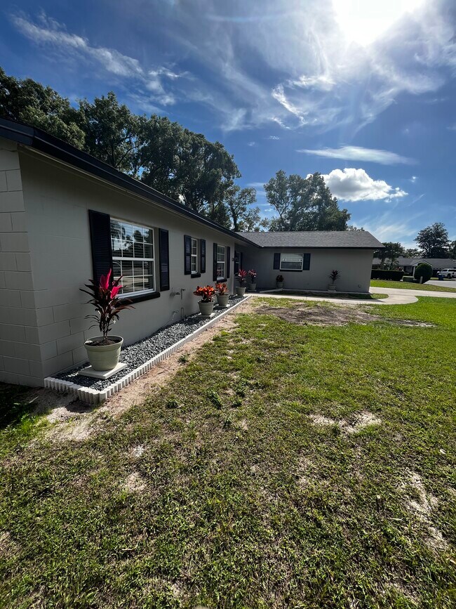 Photo - 530 Ventris Ct