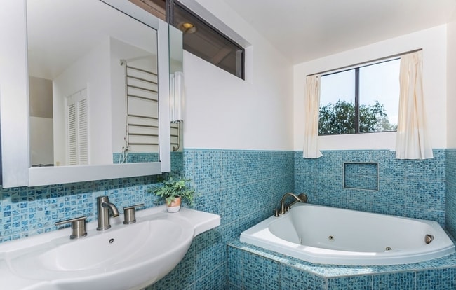 Building Photo - 10734 Chinon Cir