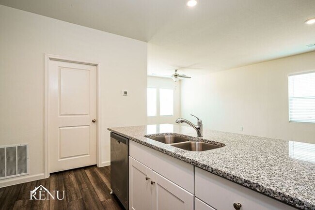 Photo - 1604 Ancer Wy