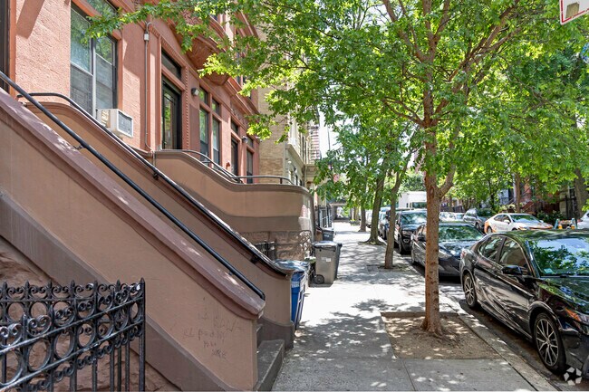 vista de calle - 521 W 157th St