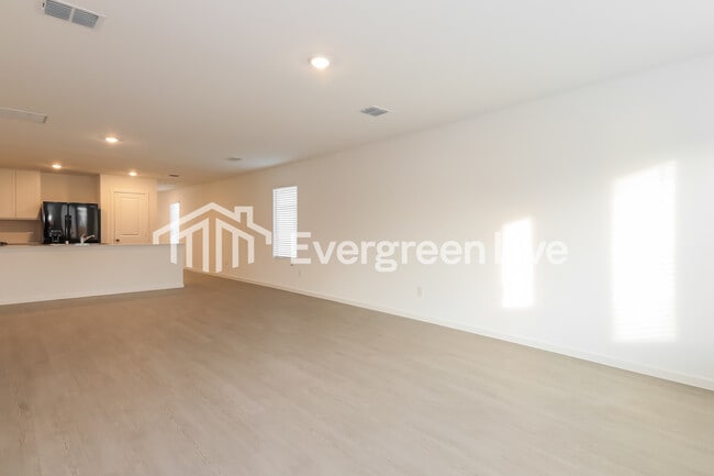 Photo - 1030 Raintree Rd