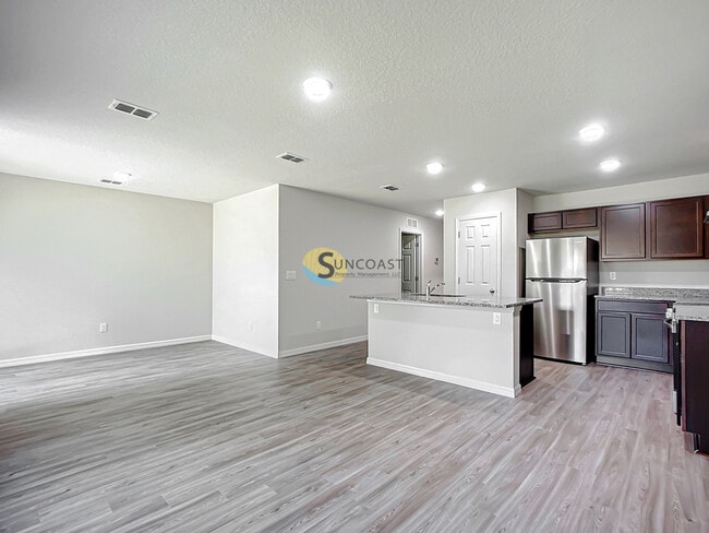 Photo - 108 Lynbrook Dr Unit B