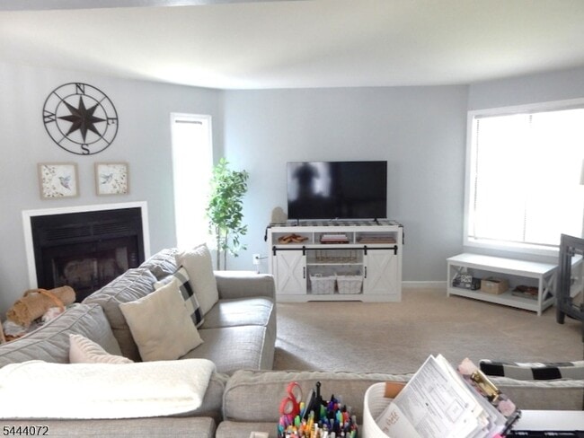 51 Edinborough Ct