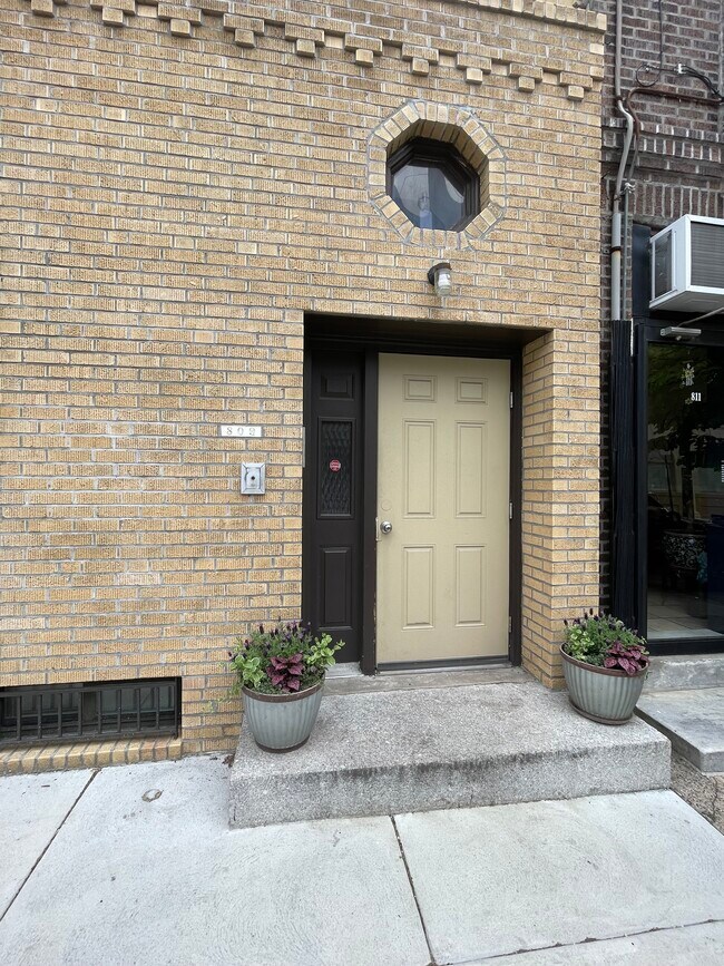 Photo - 809 S 8th St Unit 2