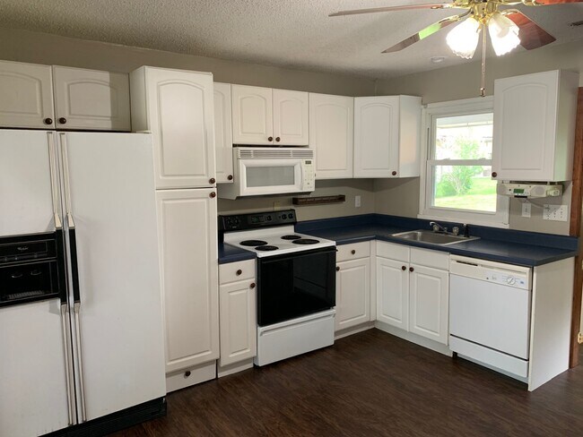Photo - 1818 N Granview Dr