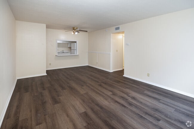 2BR, 1.5BA - 900SF-Living room