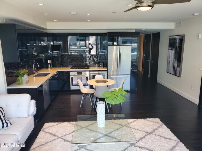 Photo - 4422 N 75th St Apartment Unit 5005