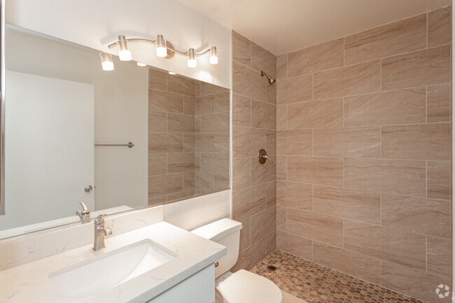 1HAB,1BA-Bathroom - St Andrews Apartments