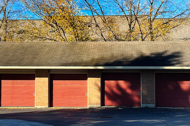 Greenlawn Arbors Apartments