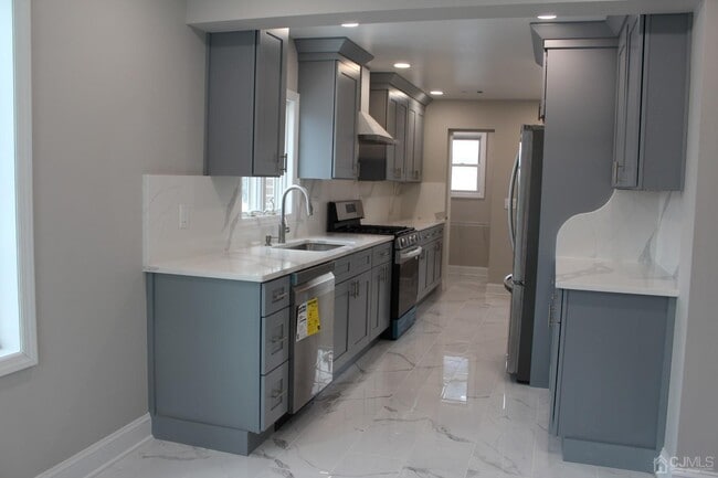 Photo - 147 Clinton St