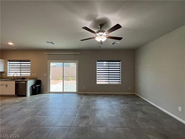 Photo - 7521 Dragonfruit Ave